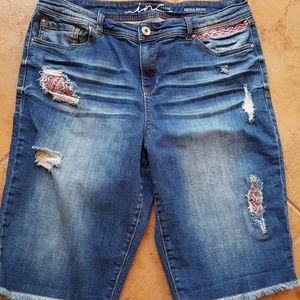 Bremuda Length Jean Shorts